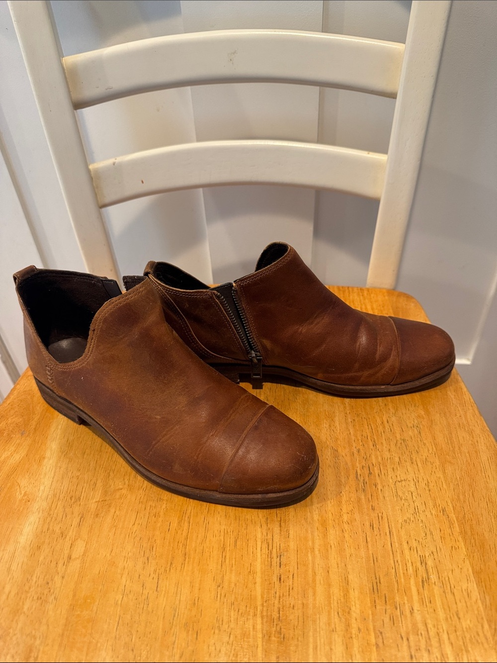 Timberland Women’s Chestnut Brown Leather Slip-On Ankle Booties with Side Zip
